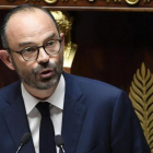 El primer ministro francés, Edouard Philippe, durante el discurso de política general en la Asamblea Nacional en París.-EFE / JULIEN DE ROSA