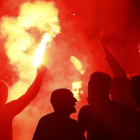 Fans ingleses, durante la jornada del miércoles en Lille.-REUTERS / WOLFGANG RATTAY