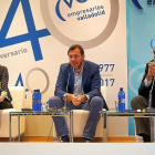 Puente participó ayer en la última  mesa de debate de la Confederación Vallisoletana de Empresarios (CVE) con motivo de su 40 aniversario junto a la presidenta, Ángela de Miguel, y el presidente de la Diputación, Jesús Julio Carnero.-E.M.