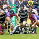 Mamea corre con el oval durante la final de la Copa del Rey en Zorrilla.-J. M. LOSTAU