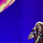 Manel Navarro, durante su actuación en el Festival de Eurovisión, en Kiev, en representación de TVE.-SERGEI SUPINSKY