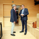 El consejero de Sanidad, Antonio María Sáez Aguado, comparece en la Comisión de Hacienda de las Cortes de Castilla y León para explicar las cuentas de su departamento para 2015. Junto a él, el vicepresidente primero de las Cortes, Fernando Rodríguez-Ical