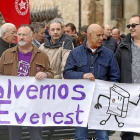 Los comités del grupo Everest y los trabajadores de la empresa en una concentración en León.-EM