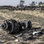 Restos del avión Boeing de Ethiopia Airlines siniestrado cerca de Bishoftu, a unos 60 kilómetros de Addis Abeba.-MICHAEL TEWELDE (AFP)