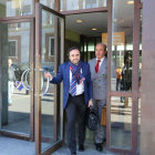 El ex director de Excal, Alberto Esgueva, con su abogado, ayer, a la salida del juzgado, en Valladolid.-ICAL