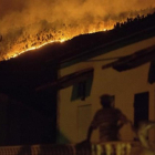 Las llamas han arrasado casas y bosques enteros.-AP / ARMANDO FRANCA