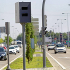 Nuevo radar multicarril instalado en la Avenida Burgos.-J.M. Lostau