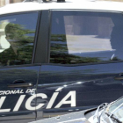 El acusado, en la parte de atrás del vehículo policial, durante su traslado a la cárcel de Soria.-Valentín Guisande