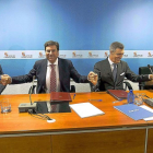 Firma en septiembre del acuerdo entre Junta, sindicatos y patronal para poner en marcha este servicio del Serla.-ICAL