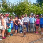 El alcalde de Simancas inaugura un monolito del Camino de Santiago junto a varios vecinos.-E. M.