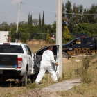 La policía del estado de Jalisco, México, descubre fosas clandestinas.-EFE