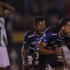 El defensa de Independiente del Valle, Arturo Mina, celebra el gol del empate ante Atlético Nacional en la ida de la final de la Copa Libertadores.-RODRIGO BUENDIA / AFP