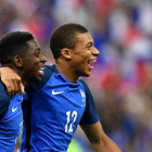 Dembélé, a la izquierda, con la camiseta de Francia-AFP / FRANCK FIFE