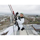 Doris Long, en su descenso de la torre Spinnaker, en Portsmouth.-Foto: FACEBOOK / ROWANS HOSPICE