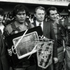Núñez, en un homenaje a Sotil en el Camp Nou, con Vilaseca, Fusté y  Cruyff.-EL PERIÓDICO