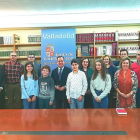 Alumnos y profesores de los centros educativos premiados, junto a Pablo Trillo-E.M