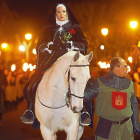 La reina Juana I de Castilla entra a caballo en Tordesillas-J.M. LOSTAU