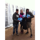 Irene Sáiz en el campo de refugiados de Ritsona (Grecia).-CALCETÍN SOLIDARIO