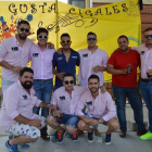 Una de las peñas participantes en  el photocall.-E.M.