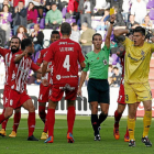 El portero Isaac Becerra es amonestado durante el Real Valladolid-Girona de la temporada 14-15.-PABLO REQUEJO