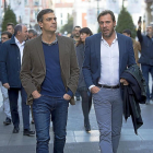 Pedro Sánchez pasea con Óscar Puente durante la visita del líder socialista a Valladolid.-PABLO REQUEJO