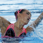 na Carbonell, durante su actuación en solo libre del Mundial de natación.-EFE / ALBERTO ESTÉVEZ