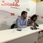 Luis Tudanca, secretario autonómico del PSOE de Castilla y León, y Esther Peña, secretaria provincial del PSOE de Burgos.-EUROPA PRESS