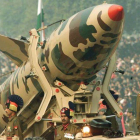 Misil de medio alcance Prithvi II en un desfile en Nueva Delhi.-Foto: REUTERS / KAMAL KISHORE