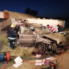 Los bomberos de Valladolid intervienen para rescatarle del vehículo-ICAL