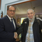 François Hollande y Fidel Castro.-Foto: EFE / ALEX CASTRO