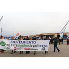 Los trabajadores de Auvasa se manifiestan por las calles de Valladolid para exigir a las empresa que se siente a negociar sus condiciones.-ICAL