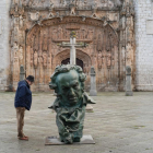 Estatua de los Premios Goya en la plaza San Pablo de Valladolid. -J.M. LOSTAU