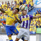Samuel cabecea ante Araujo.-E.M