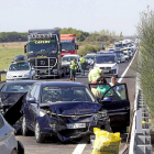 Accidente en la Autovía de Castilla, a la altura de Geria, en Valladolid.-J. M. Lostau