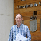Ignacio Rosell, en una imagen de archivo delante de la Consejería de Sanidad. ICAL