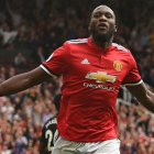Lukaku celebra su segundo gol en el partido ante el West Ham.-OLI SCARFF