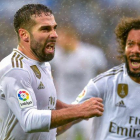 Carvajal (i) celebra el gol de la victoria del Madrid en Vitoria. Carvajal celebra el gol de la victoria del Madrid en Vitoria.-AFP