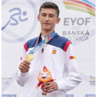 Mario Palencia con la medalla. / RFEA
