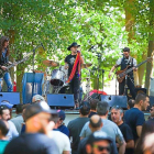 El grupo local, Búfalo Jack, tocando en ‘El Milanito’ de Montemayor, ayer.-E.M.