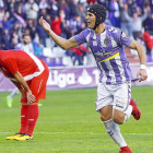 Luismi celebra el gol marcado al Sevilla Atlético el pasado sábado.-J.M. LOSTAU