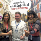 Martín Berasategui, la vicepresidenta de Saborea España y Ana Redondo.-ICAL