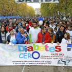 Inicio de la caminata, con las autoridades y el presidente y la vicepresidenta de ADIVA.-J.M. LOSTAU