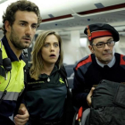 María León, entre Miki Esparbé y Jordi Sànchez, en un fotograma de 'Cuerpo de élite'.-