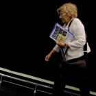 Manuela Carmena llega al Foro por la Paz, en Madrid.-JUANJO MARTÍN