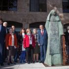 Inauguración de la escultura homenaje a la Santa Madre Bonifacia, obra de Salud Parada Morollón-Ical