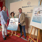Guzmán Gómez junto a Teresa Pérez Daniel, presidenta de la Fundación de Habaneras y Alberto Magdaleno.-E.M.