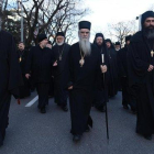 Los popes protestan por las calles de Montenegro.-