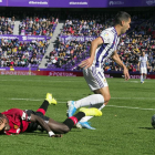 Moyano avanza con el balón en el partido frente al Mallorca.-PABLO REQUEJO / PHOTOGENIC
