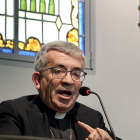 El arzobispo de Valladolid, Luis Argüello, durante la rueda de prensa. ICAL