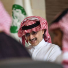 El príncipe Alwaleed, durante la rueda de prensa en la que ha anunciado la donación de su fortuna a la filantropía, el miércoles en Riad-Foto: AFP